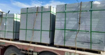 云南 芝麻白花岗岩地铺石装车日常