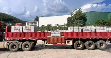 云南 芝麻灰花岗岩地铺石出货日常