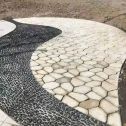 云南 黄金麻冰裂纹地铺石工地铺装案例