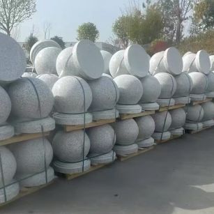云南 白麻花岗岩石材圆球，石球，挡车球，隔离球，景观石球，风水球等