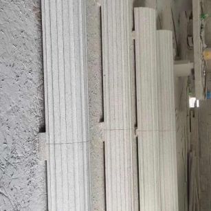 云南 花岗岩厂家带你看白麻花岗岩门楼大柱柱皮