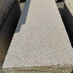 云南 黄金麻花岗岩荔枝面毛板，半成品