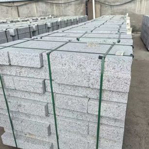 云南 白麻花岗岩路沿石，弧形路沿石，道牙石，马路牙子，界石，路缘石，平沿石，直岩石，平缘石等