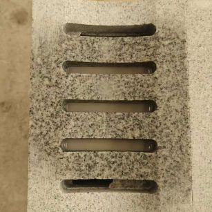 云南 芝麻白拉丝面花岗岩U型开槽排水槽