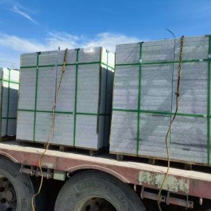 云南 芝麻白花岗岩地铺石装车日常