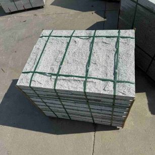 云南 白麻花岗岩石材自然面蘑菇石成品