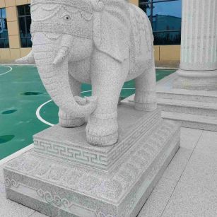 云南 白麻花岗岩动物异形石雕-大象