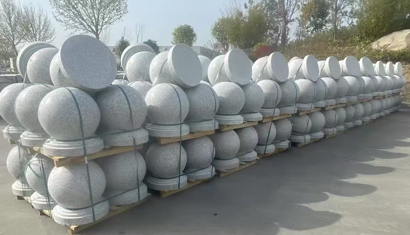 云南 白麻花岗岩石材圆球，石球，挡车球，隔离球，景观石球，风水球等