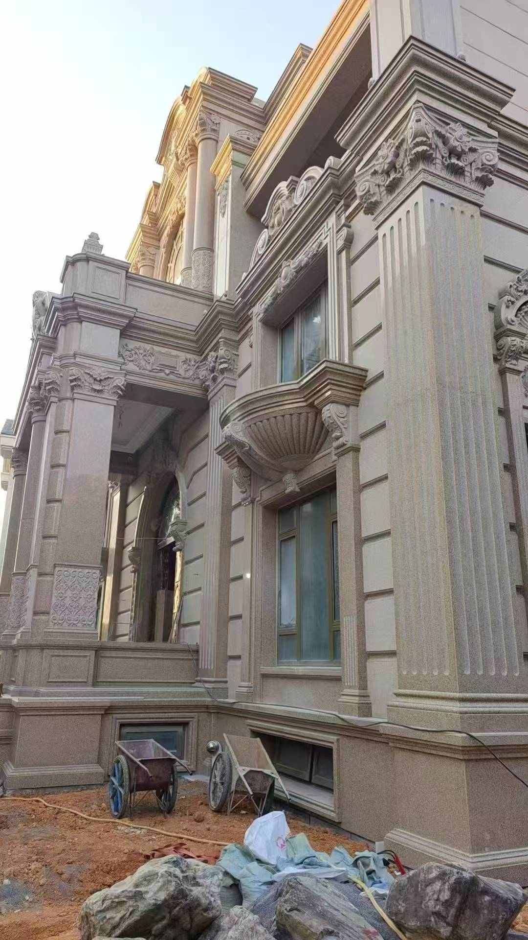 云南 黄金麻花岗岩光面别墅外墙干挂施工完成