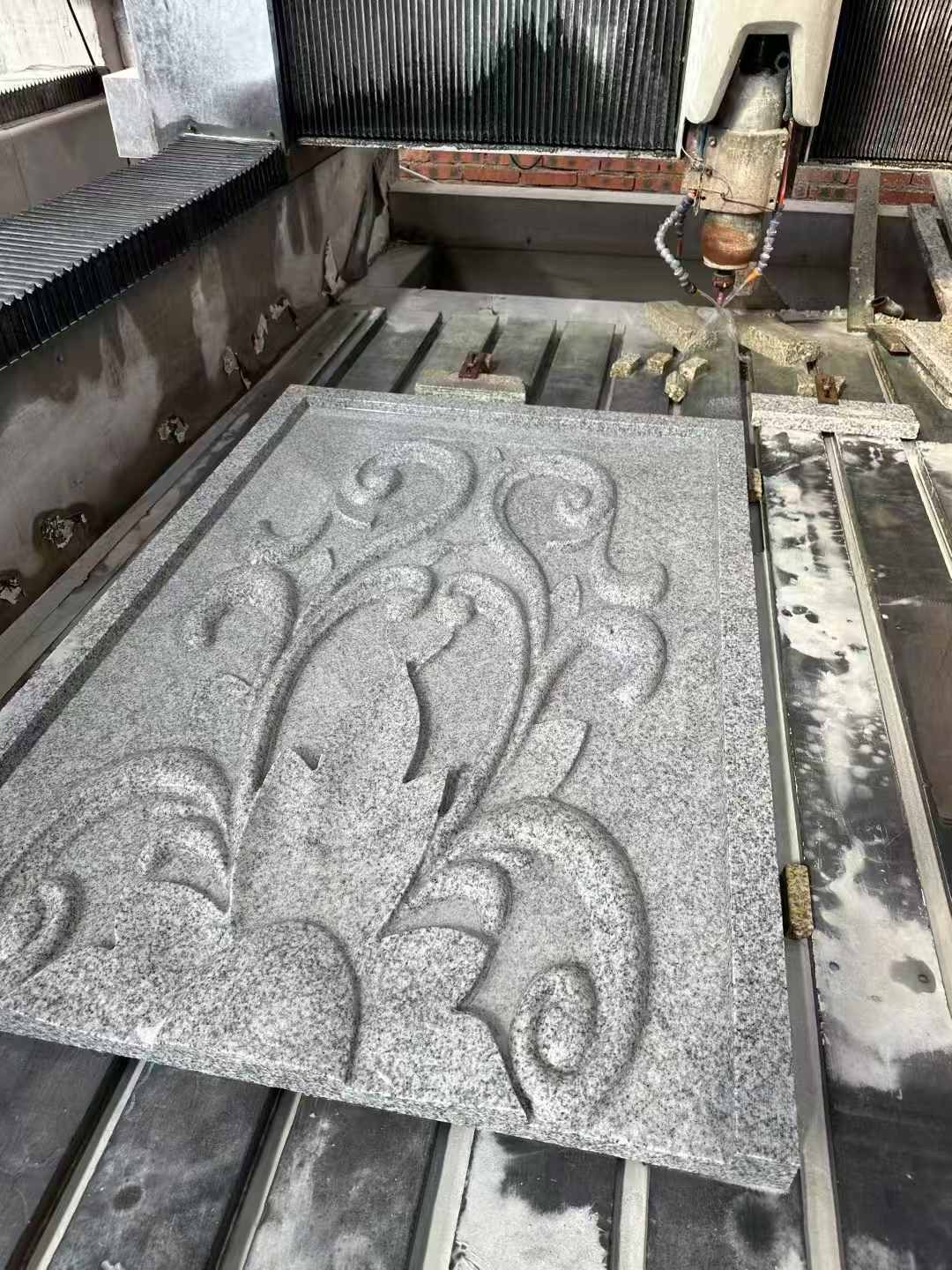 云南 白麻别墅干挂雕花板