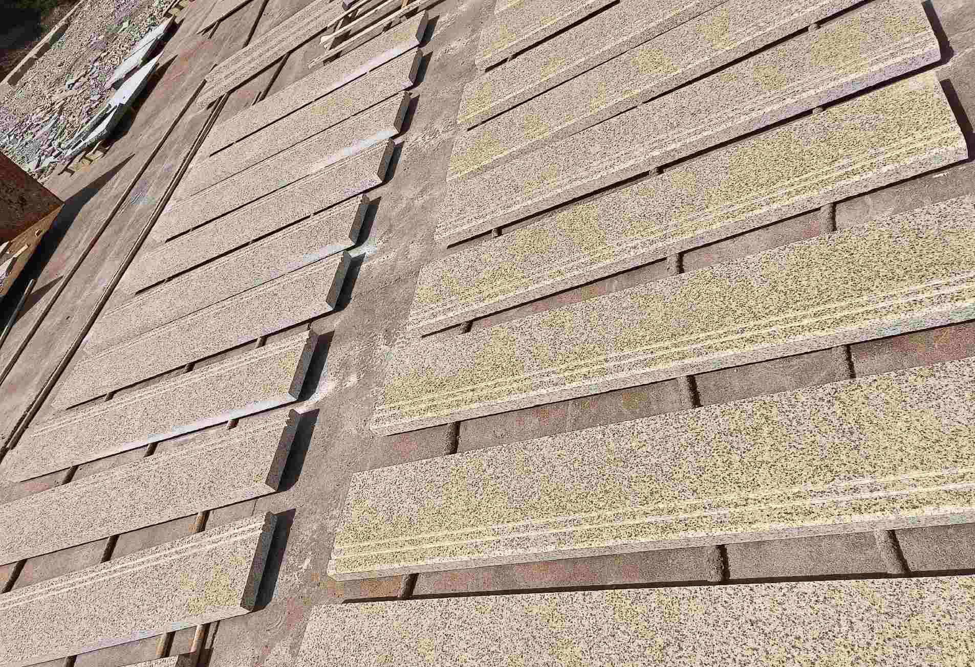 云南 黄金麻花岗岩光面楼梯踏步