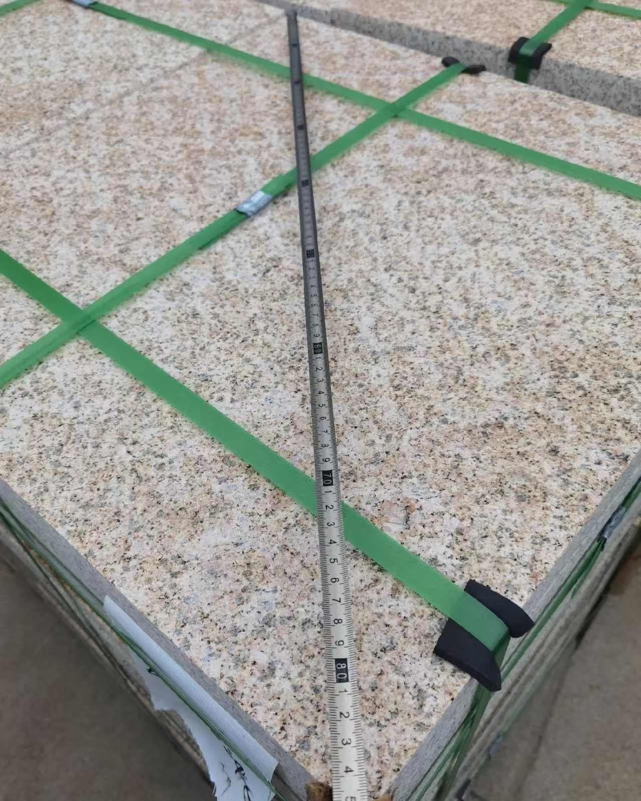 云南 黄金麻火烧面地铺石