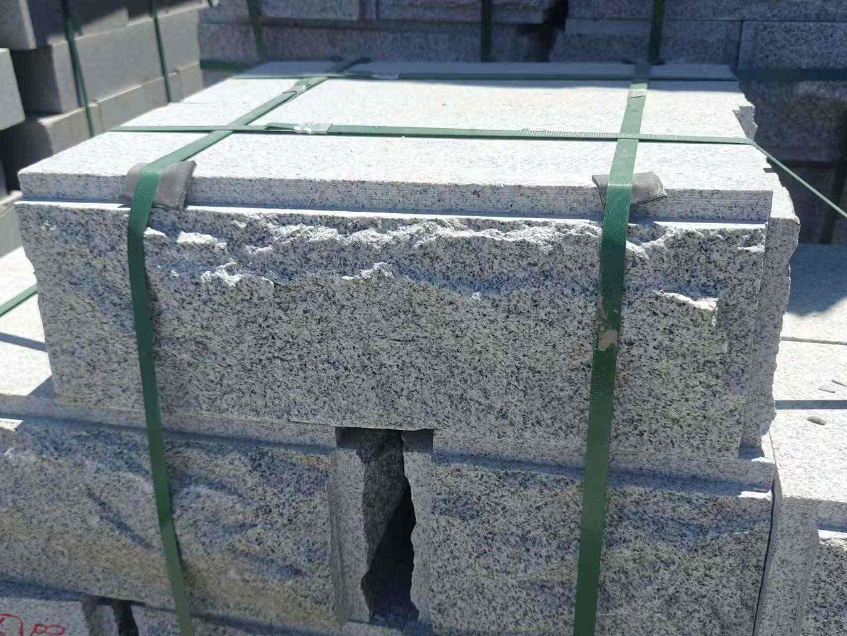 云南 芝麻白花岗岩自然面成品