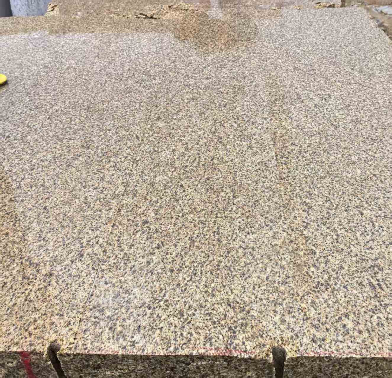 云南 黄金麻花岗岩石材方料