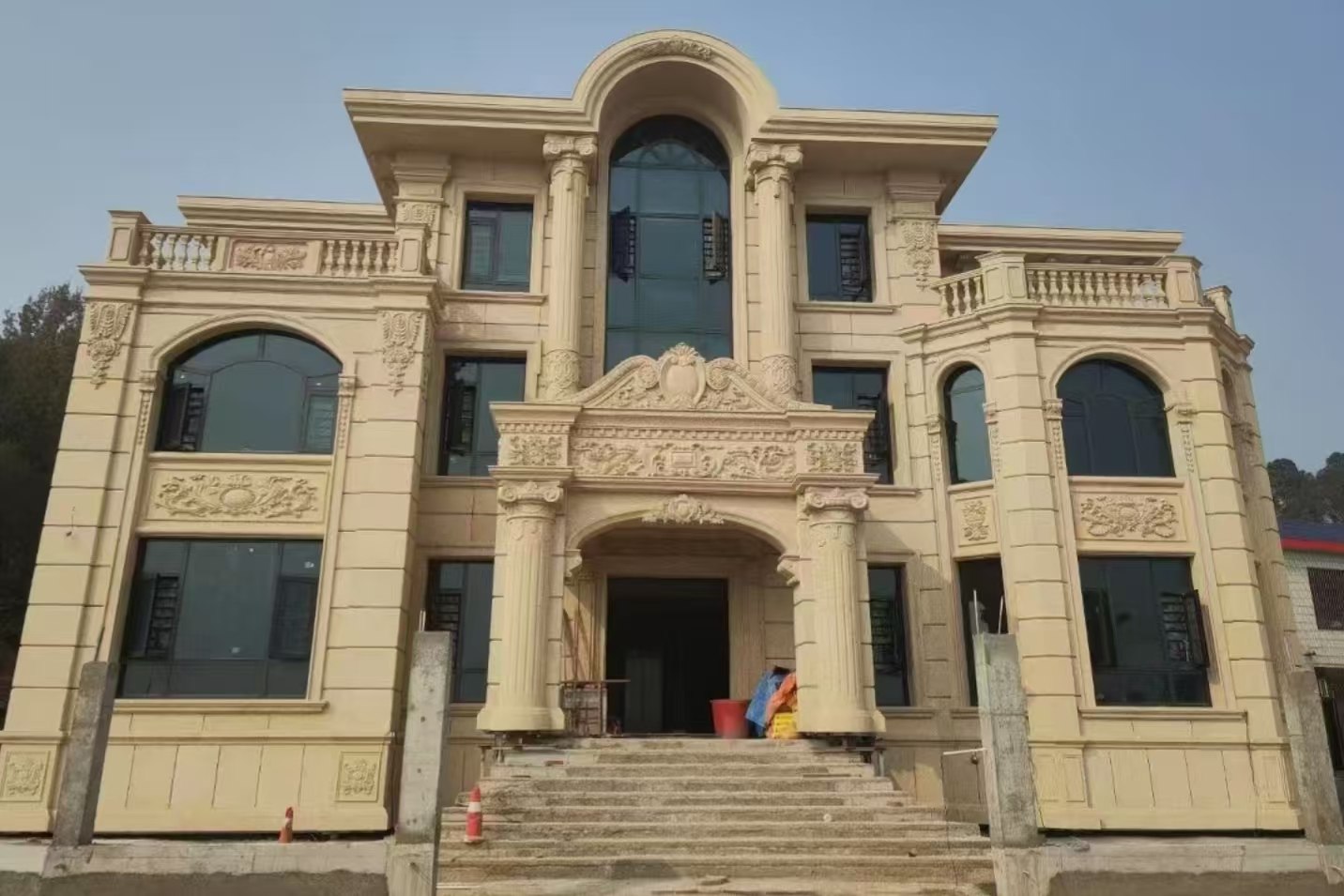 云南 黄金麻花岗岩别墅外墙干挂