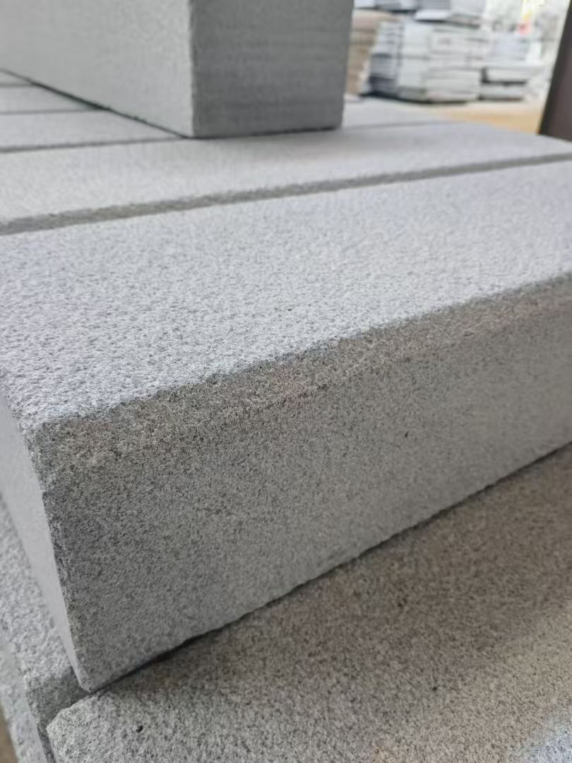 云南 芝麻灰荔枝面路沿石