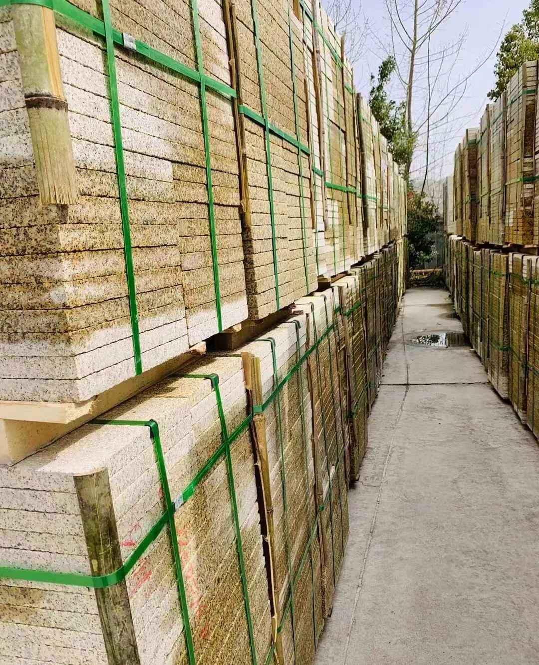 云南 黄金麻花岗岩荔枝面地铺石