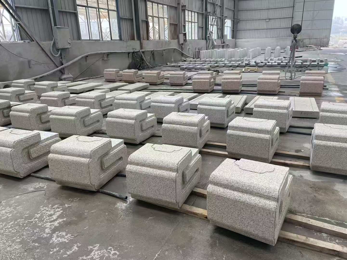 云南 白麻花岗岩异形加工-石凳，坐凳