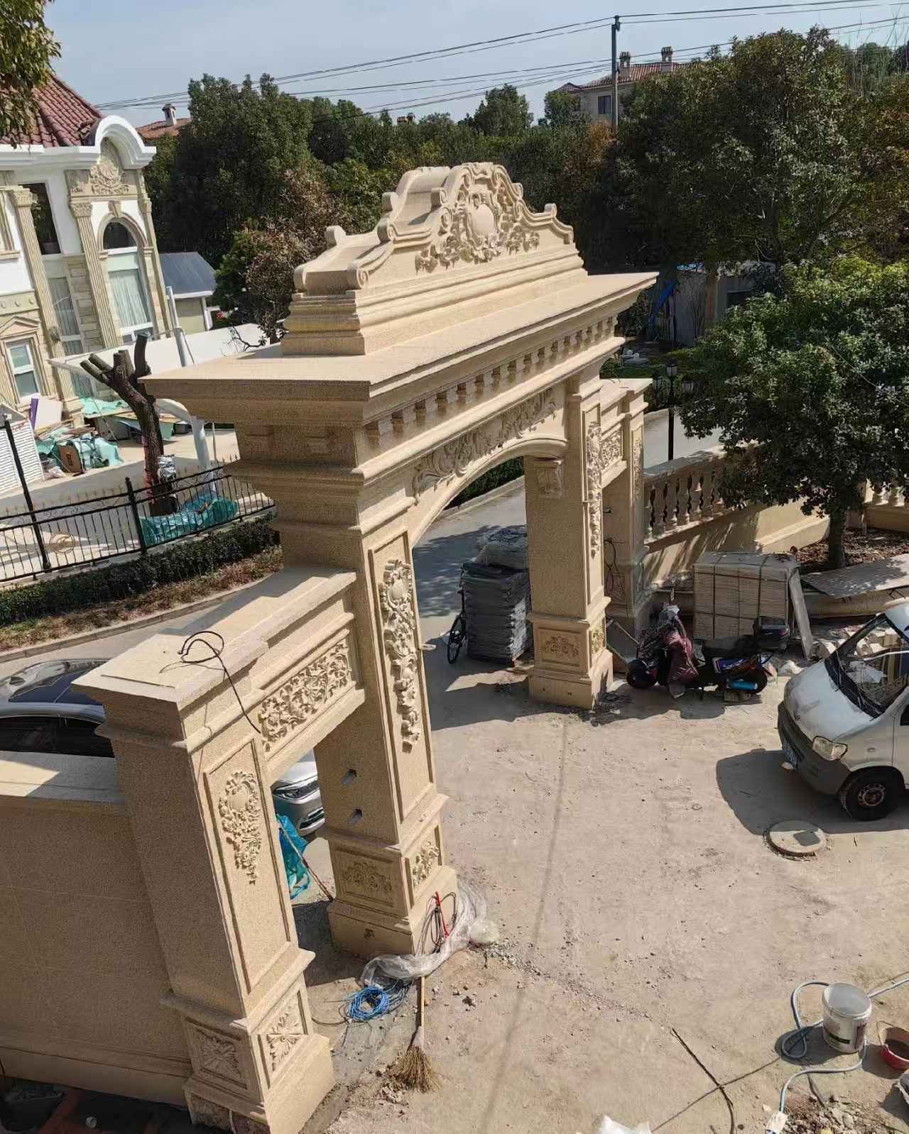 云南 黄金麻荔枝面花岗岩别墅门楼