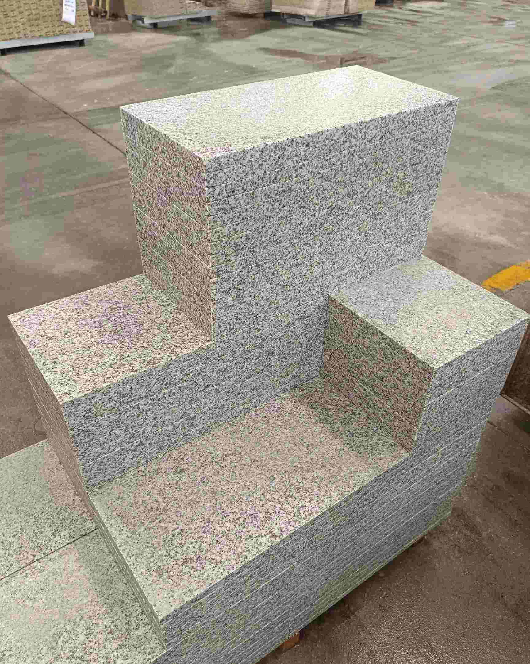 云南 白麻花岗岩荔枝面地铺石