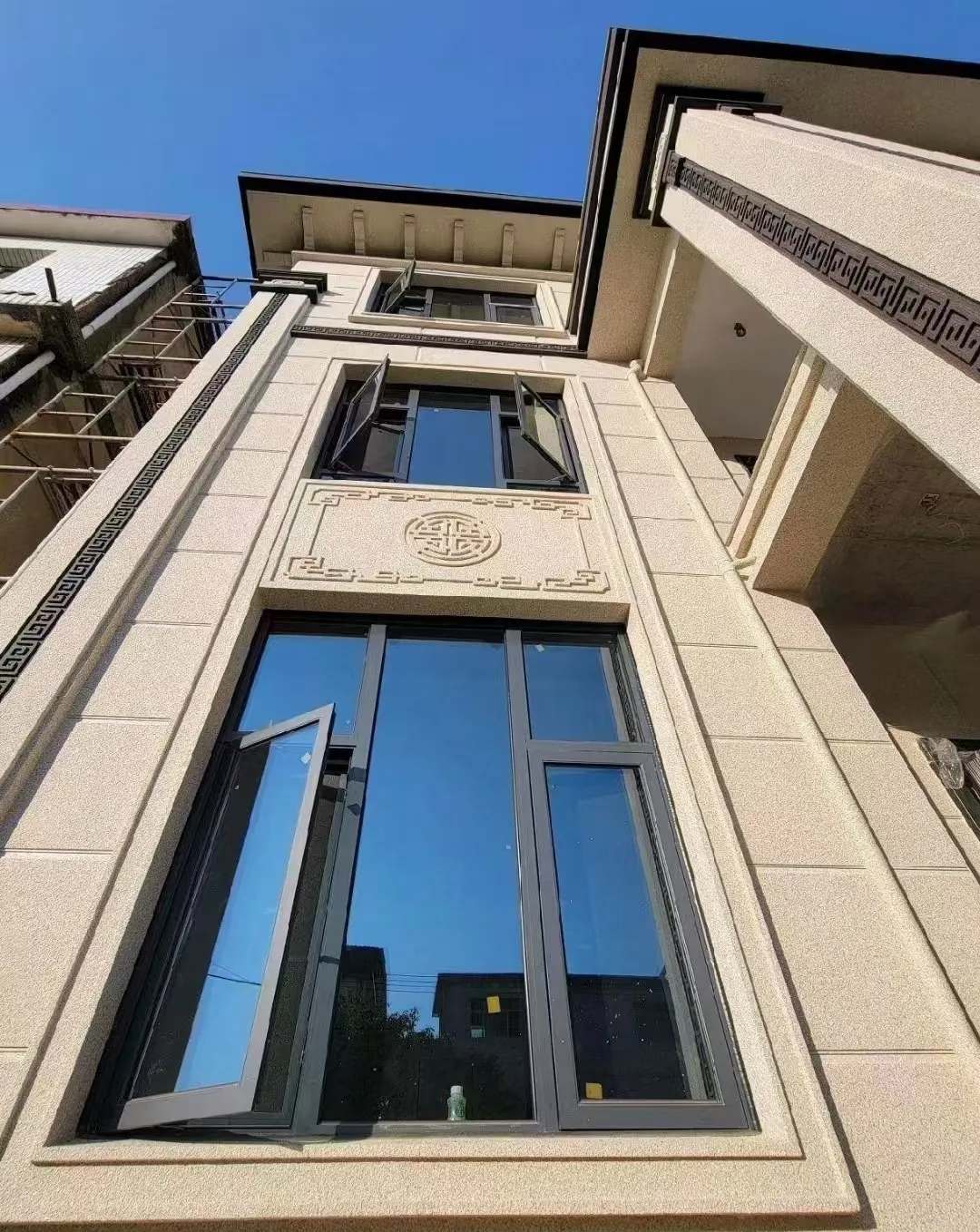 云南 黄金麻荔枝面别墅外墙干挂效果展示