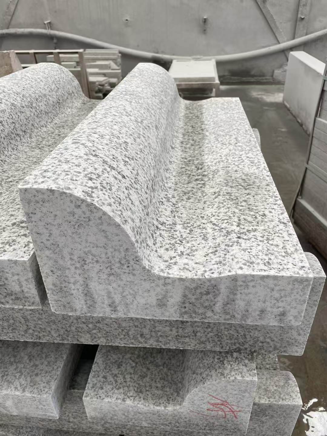 云南 白麻花岗岩S型路沿石，路侧石，马路牙子等